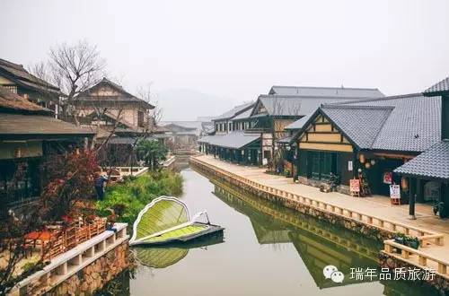 马迹山前万树梅，望里村村似雪开